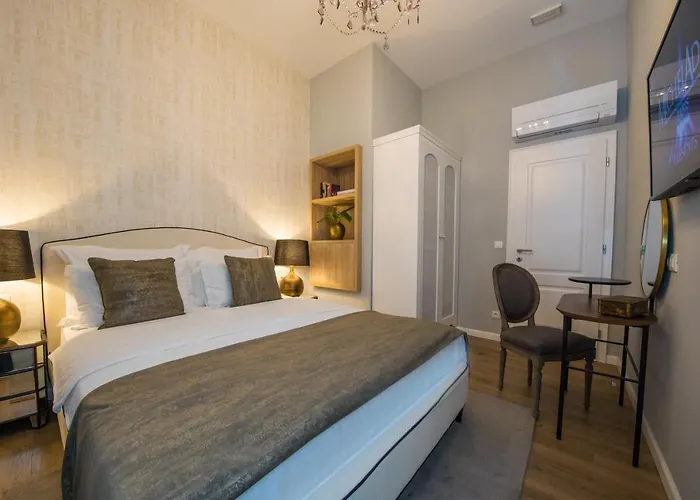 Palacio Celeste Apartment